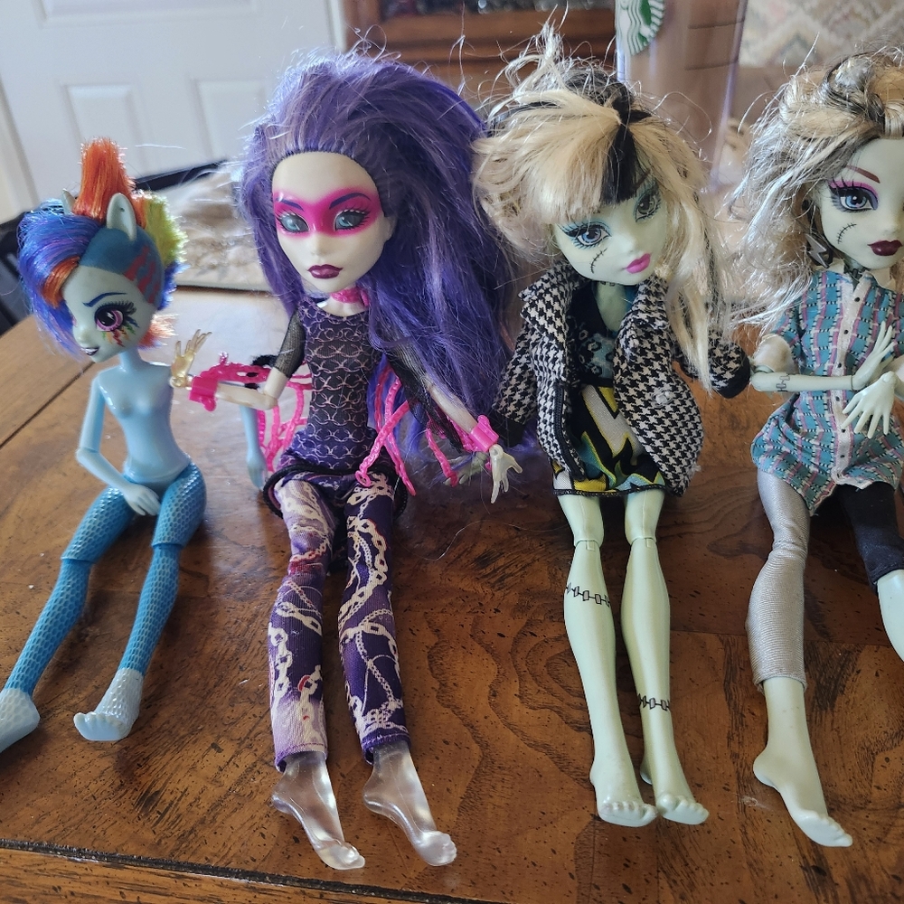monster high dolls Lot 4 Dolls